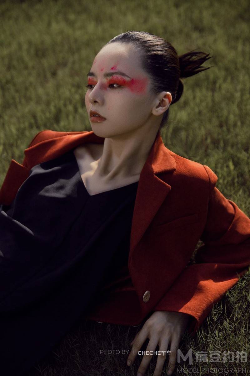 情绪模特