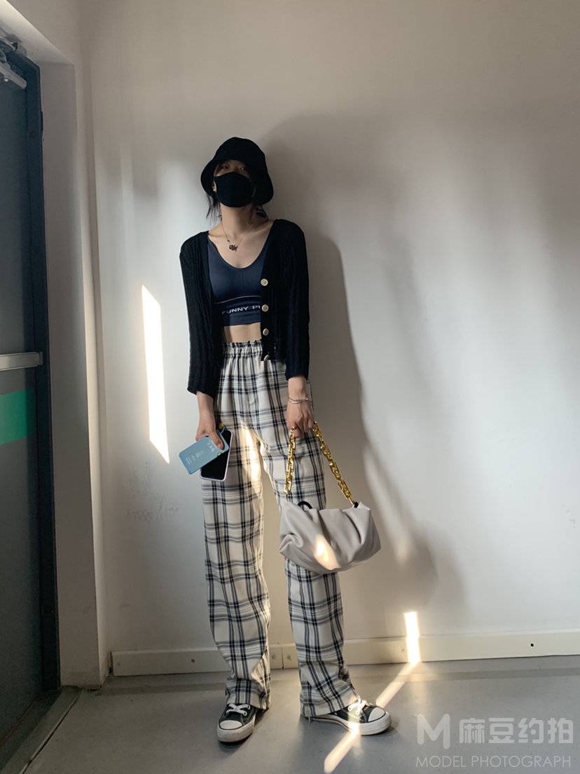 黑白模特