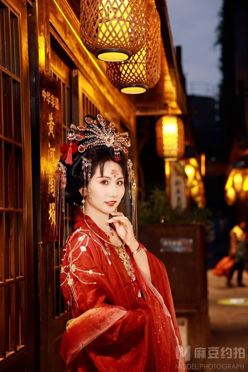 情绪模特