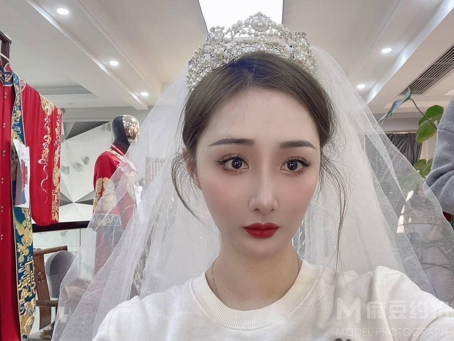 妆容模特