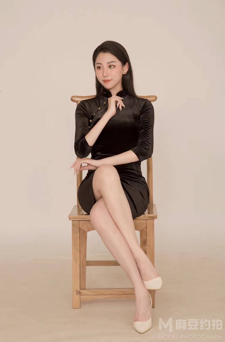 黑白模特