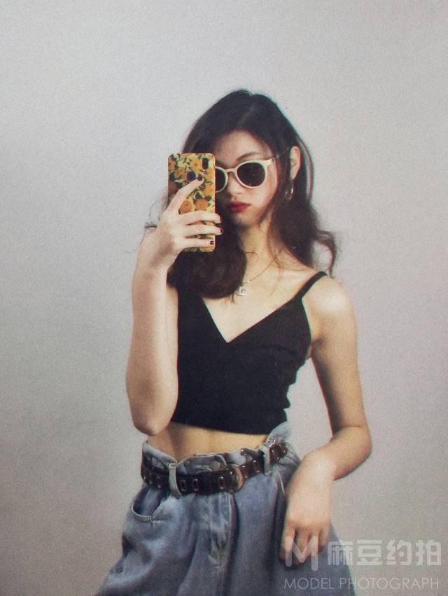 情绪模特