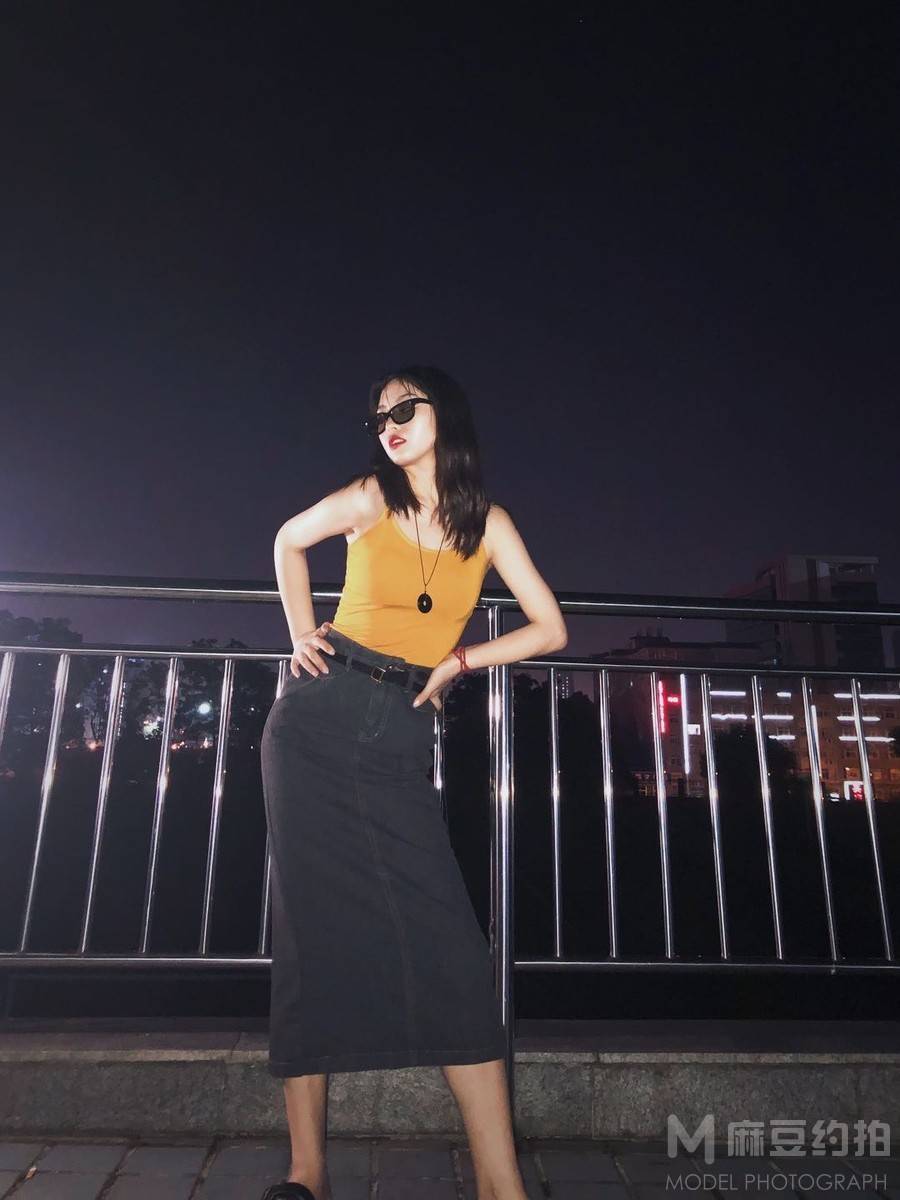 夜景模特
