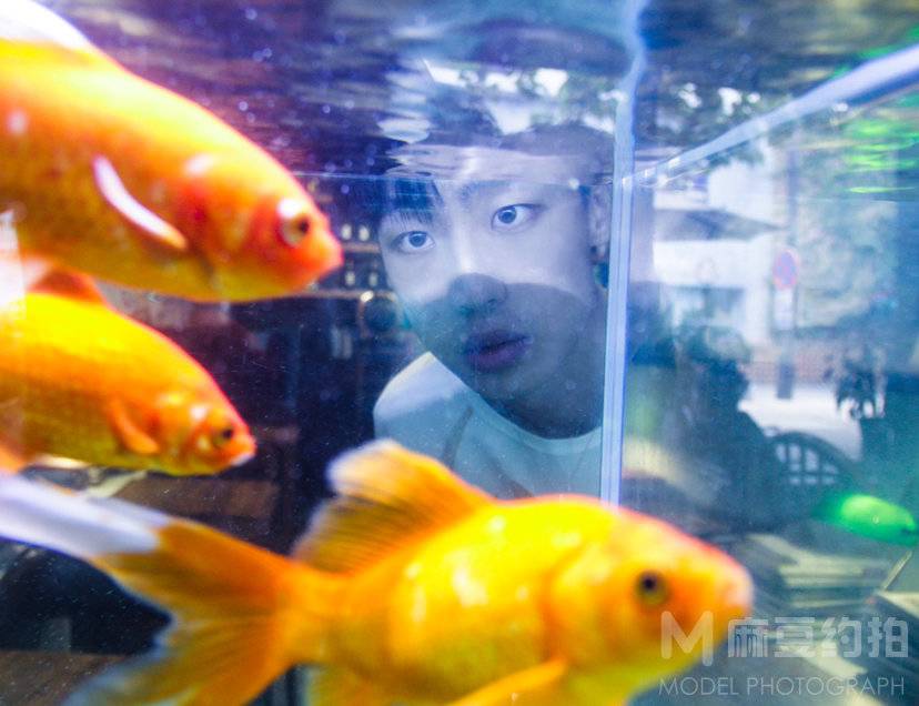 情绪模特