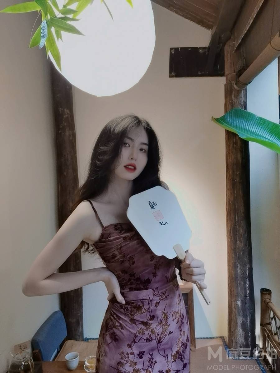 黑白模特