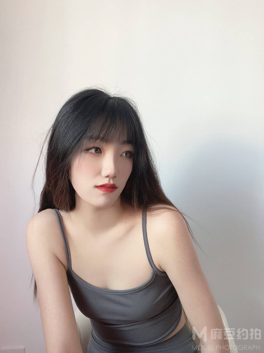 黑白模特