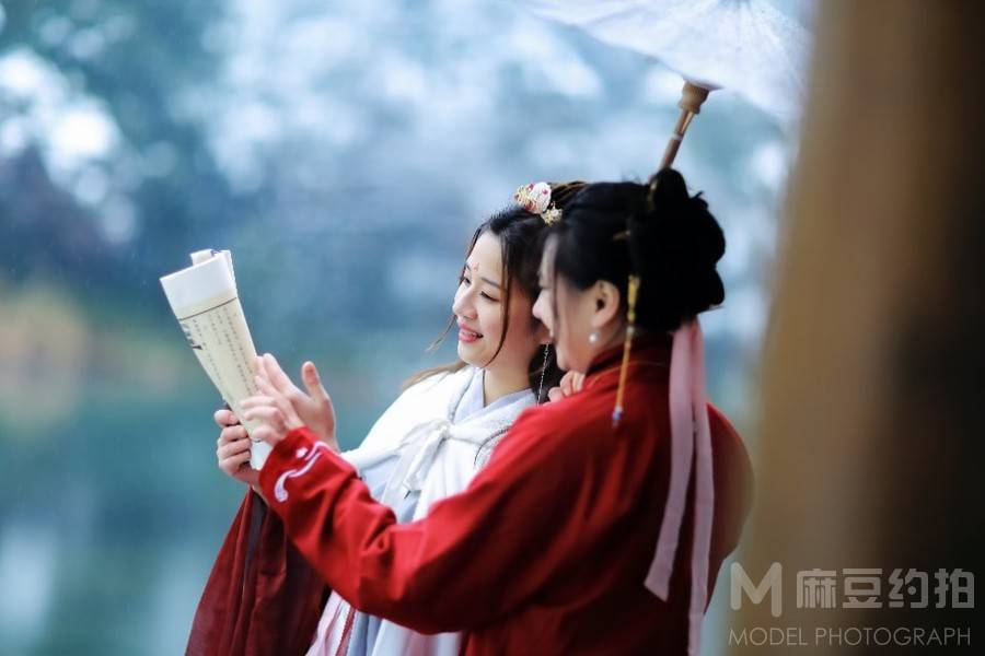 汉服模特