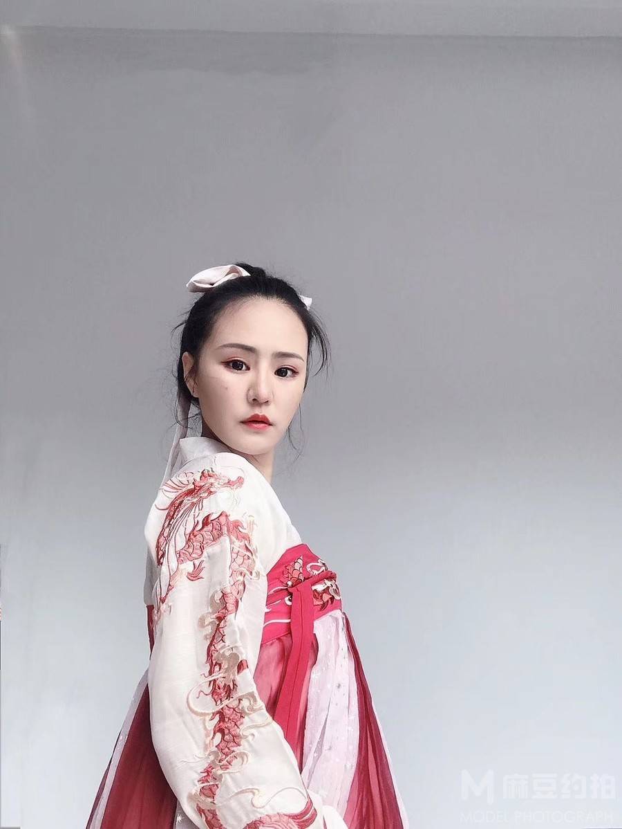 妆容模特