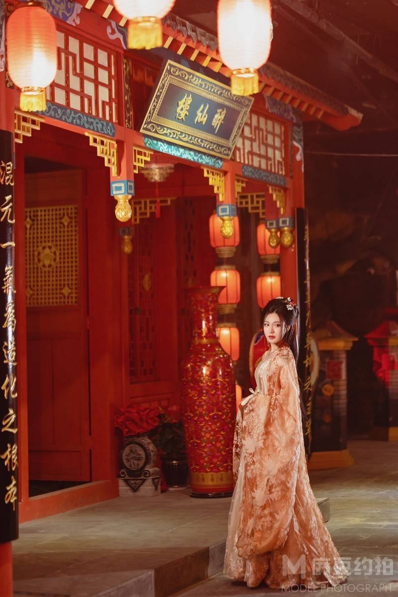 汉服模特
