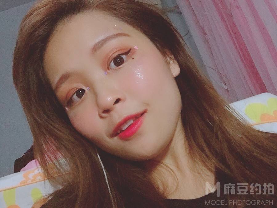 妆容模特