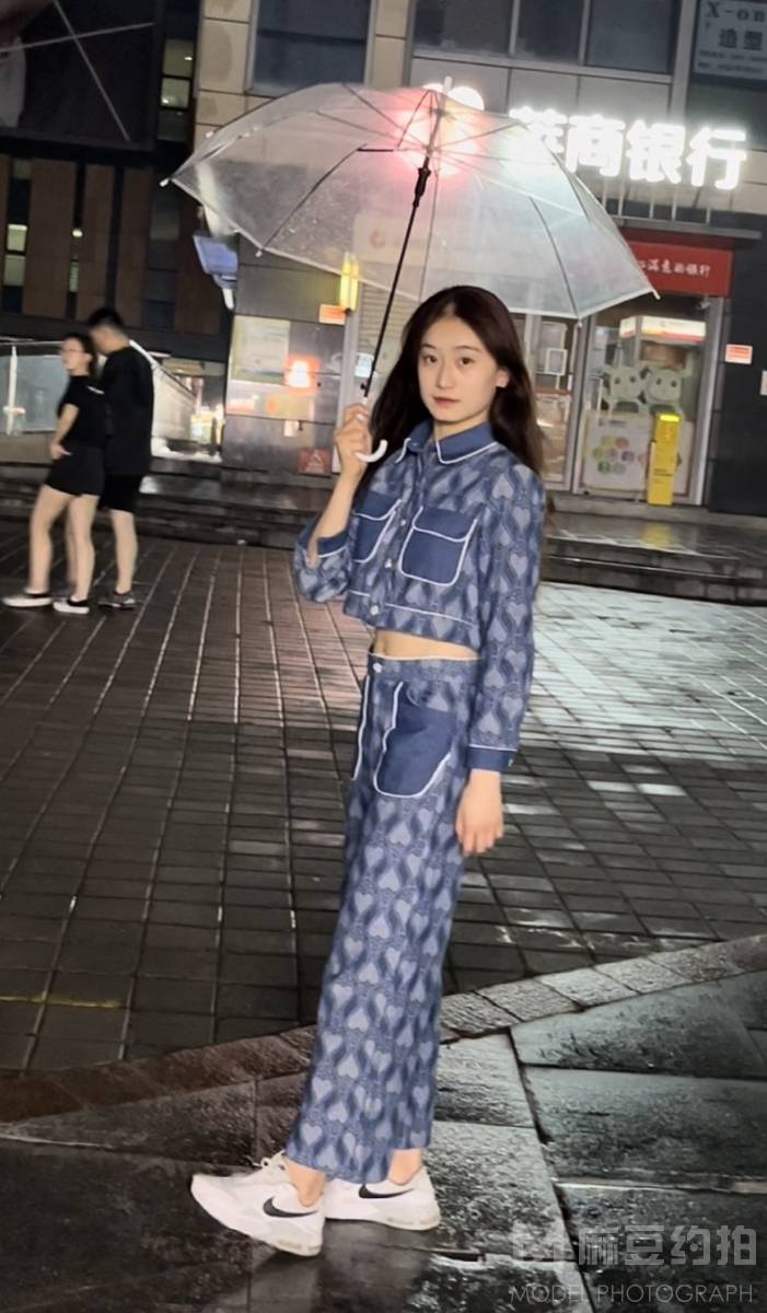 夜景模特