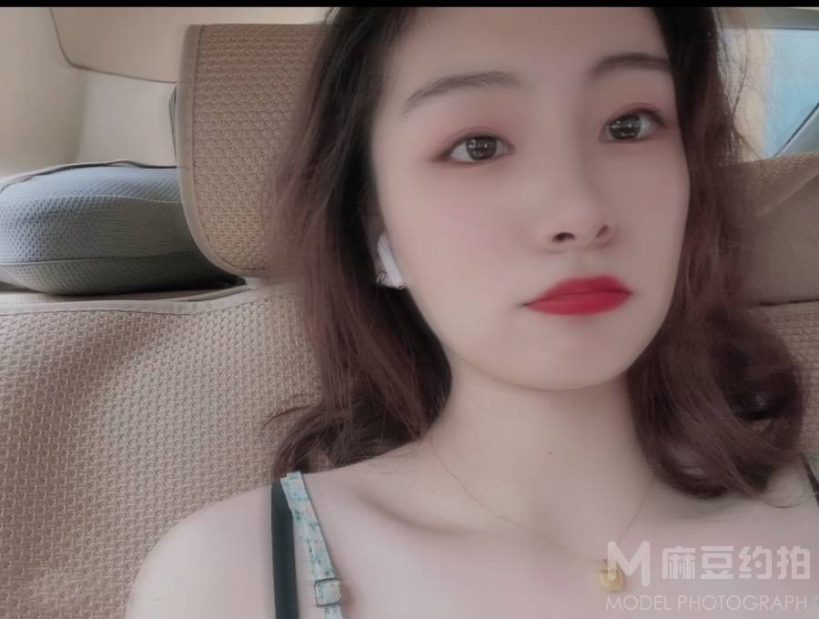 黑白模特