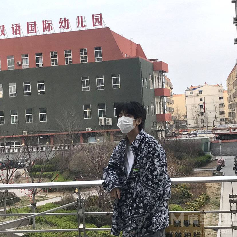 黑白模特
