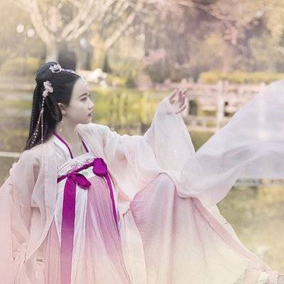 汉服模特