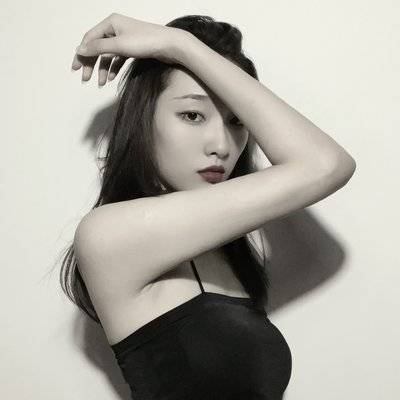 黑白模特