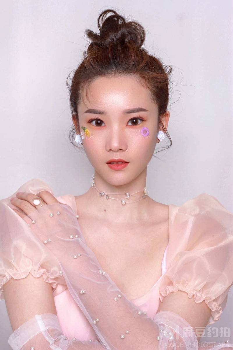 妆容模特