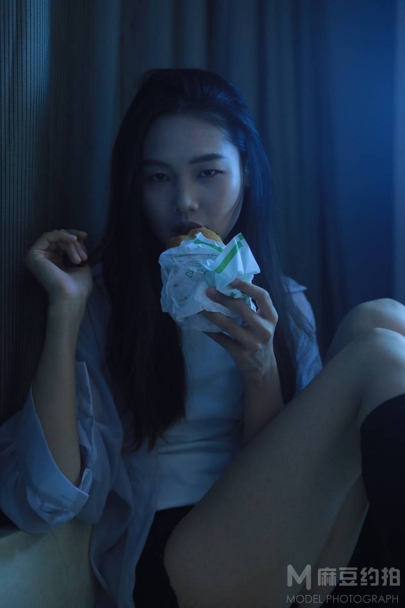 情绪模特