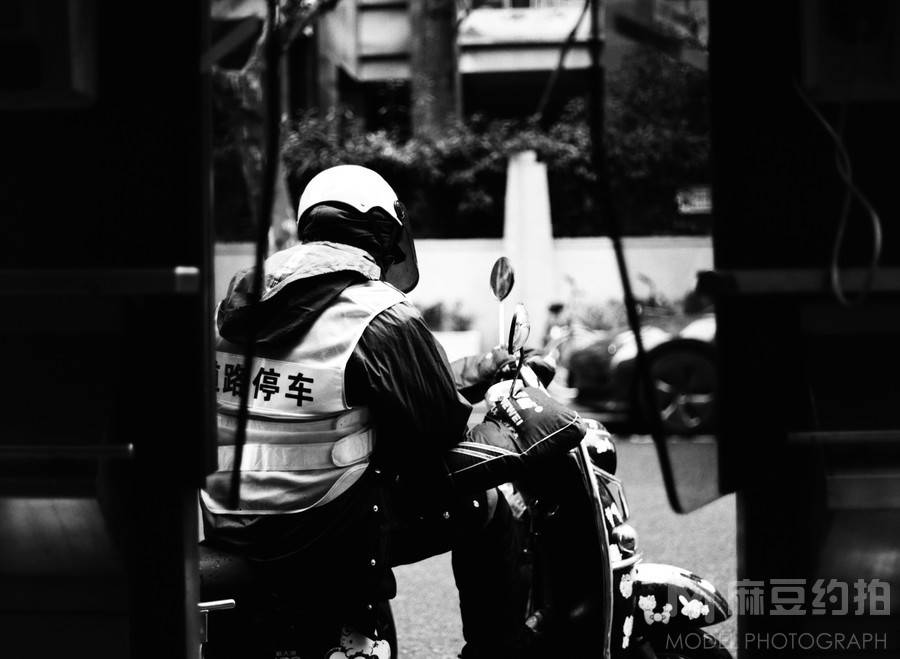 黑白模特