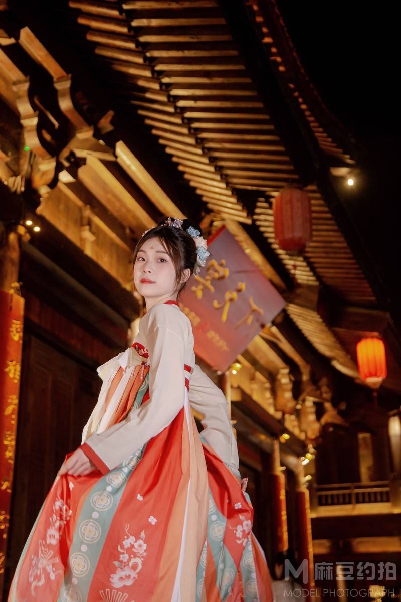 汉服模特