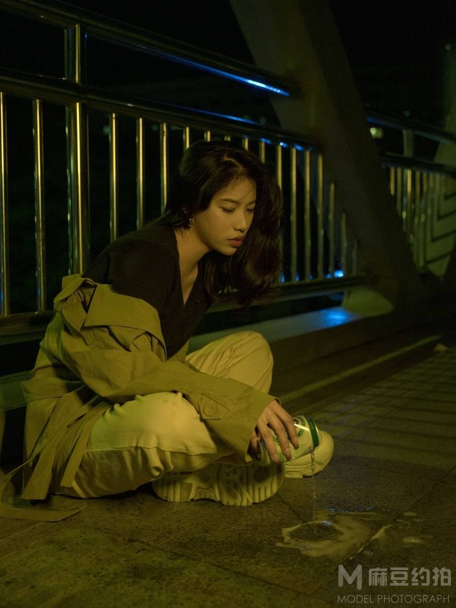 情绪模特
