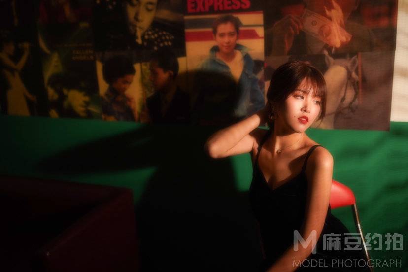情绪模特