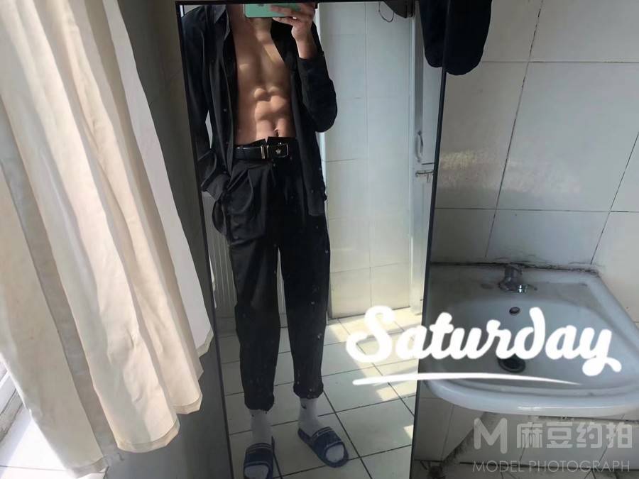 黑白模特