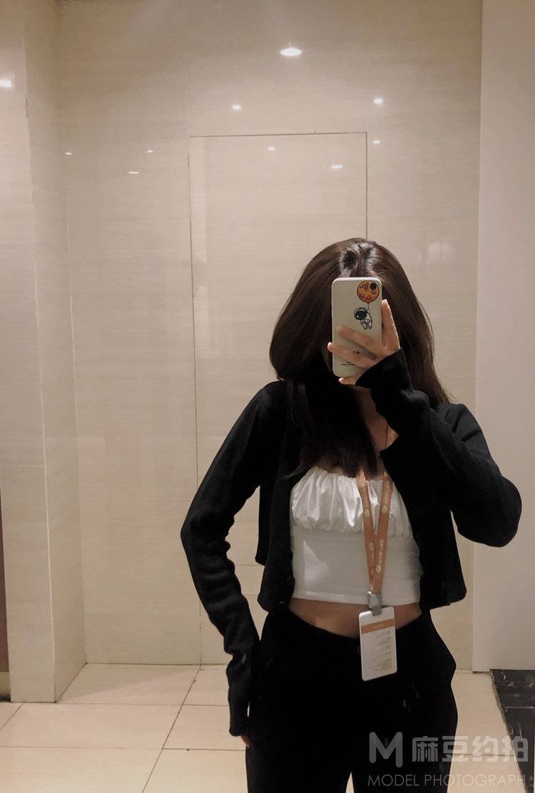 黑白模特