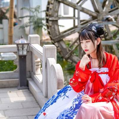 汉服模特