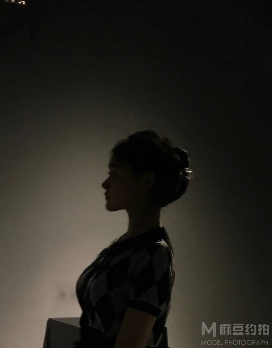 黑白模特