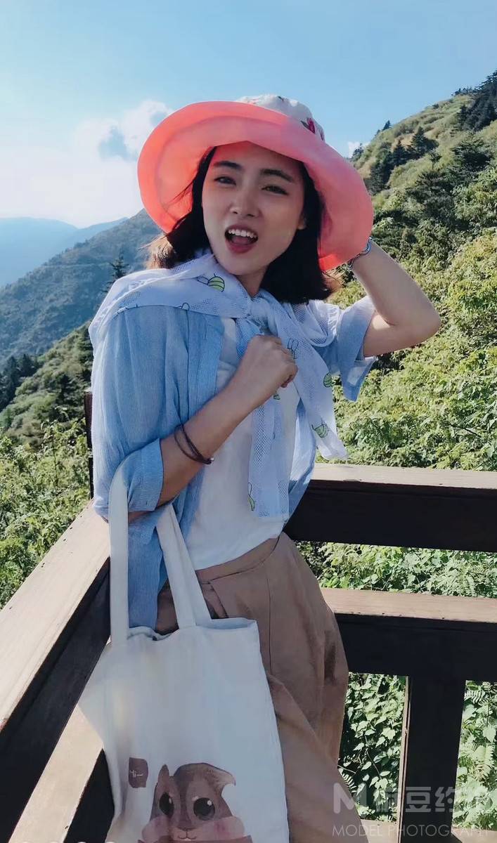 纪实模特