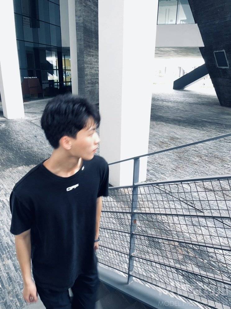校园模特