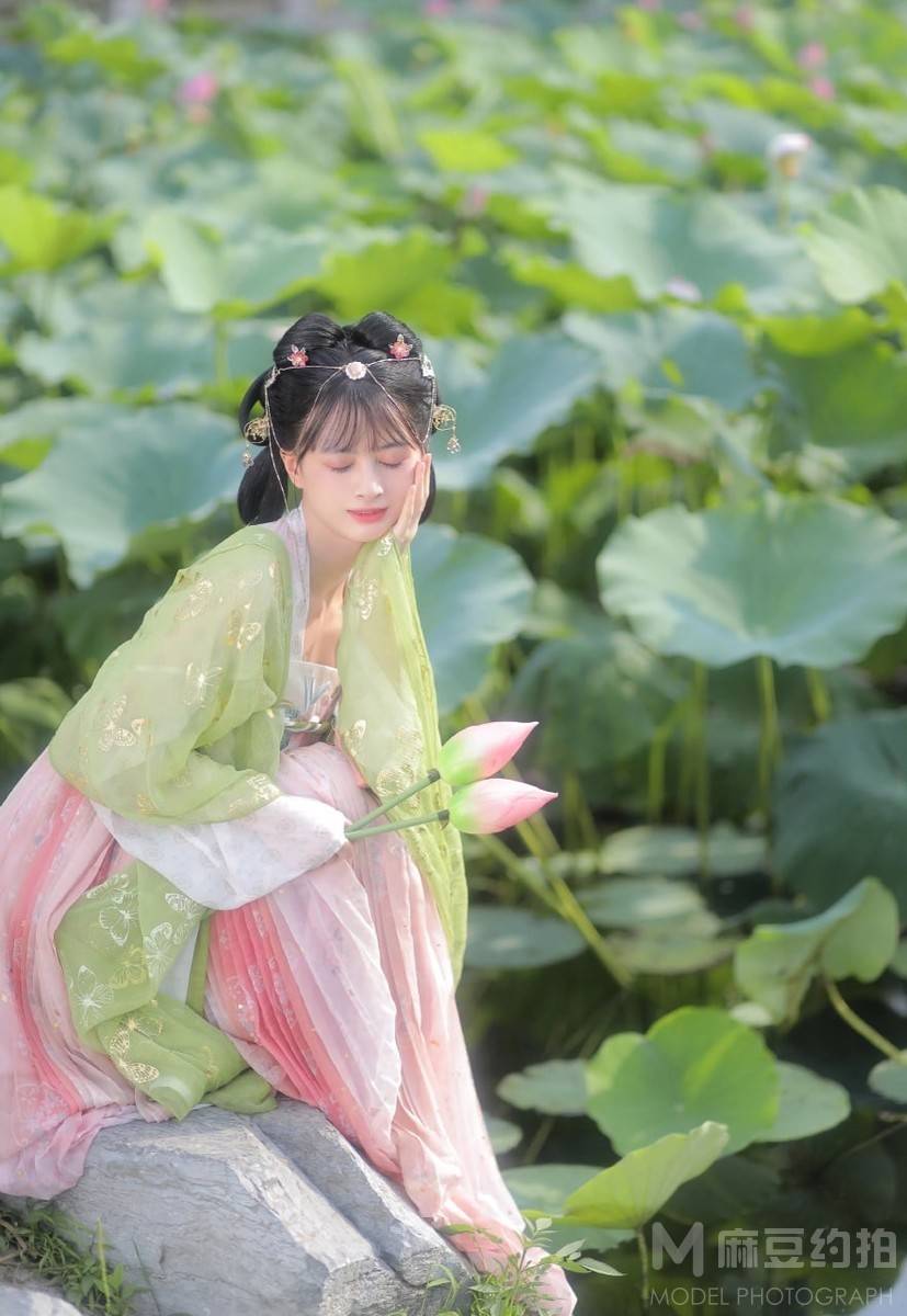 汉服模特