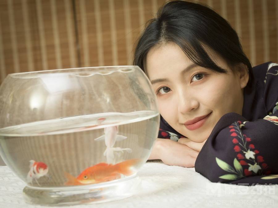 黑白模特