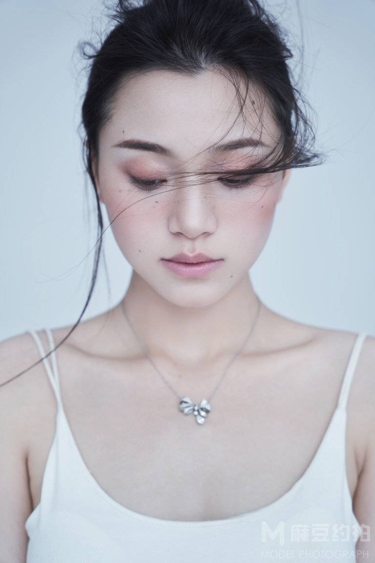 黑白模特