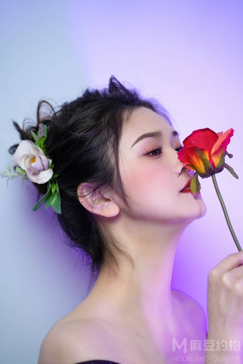 情绪模特