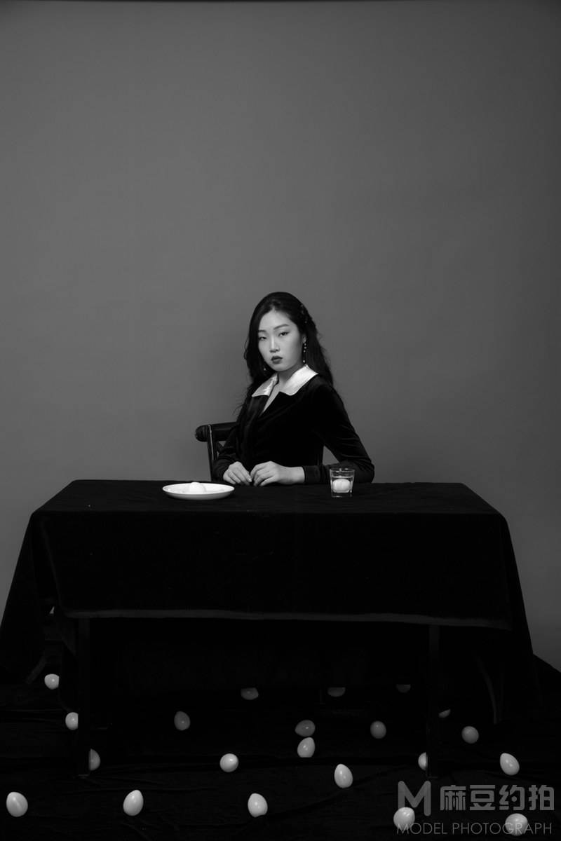 黑白模特