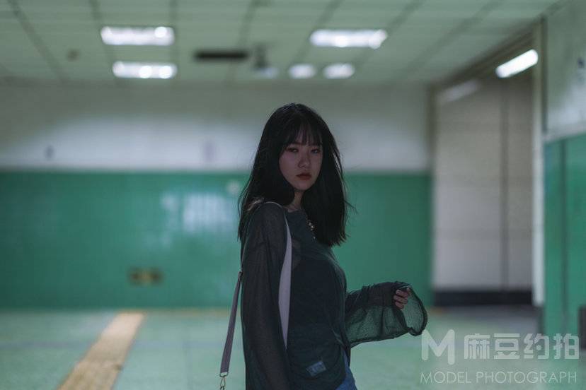 情绪模特