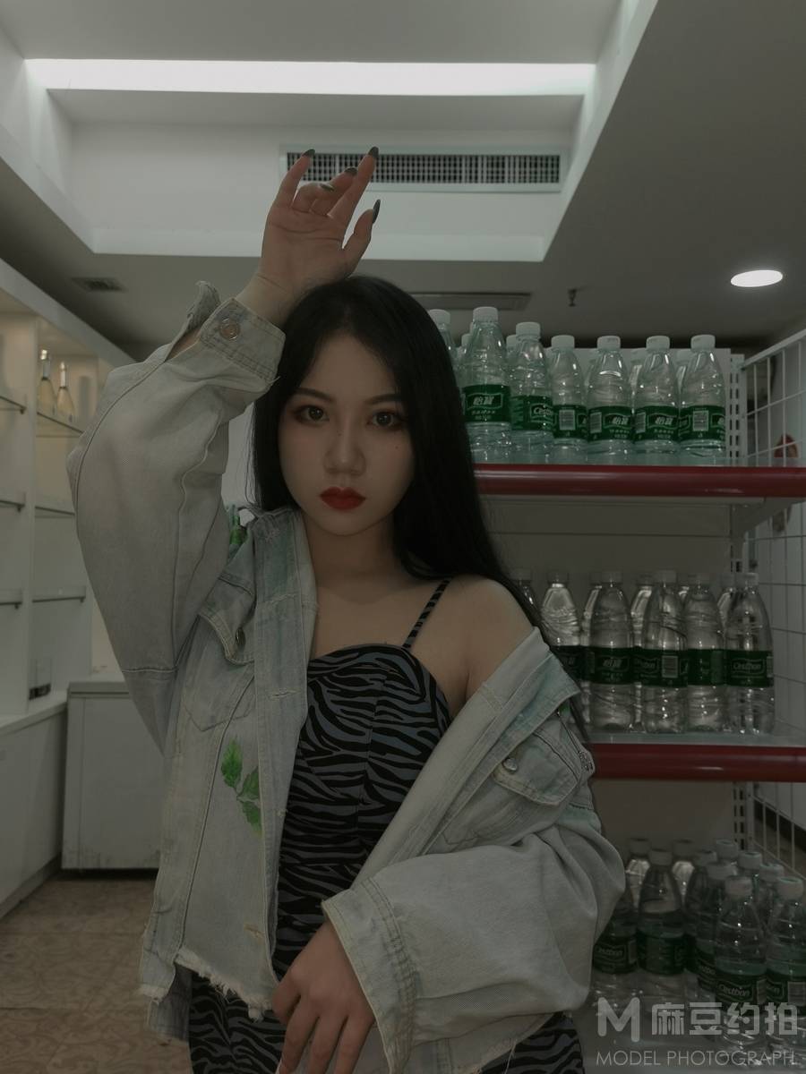 妆容模特