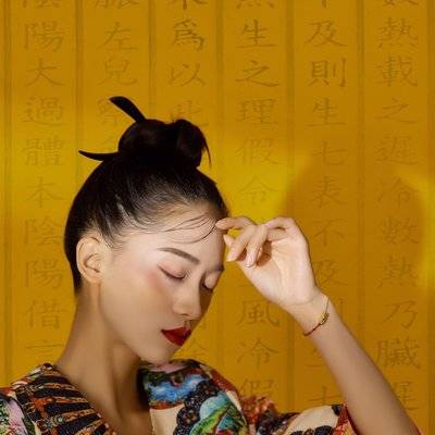 情绪模特