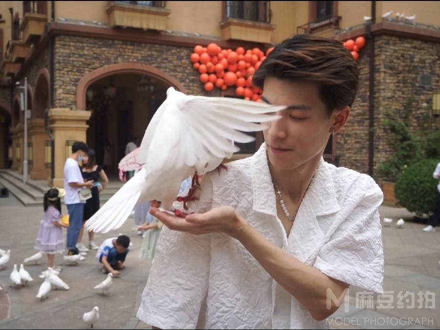 情绪模特