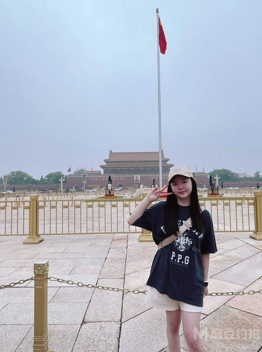校园模特