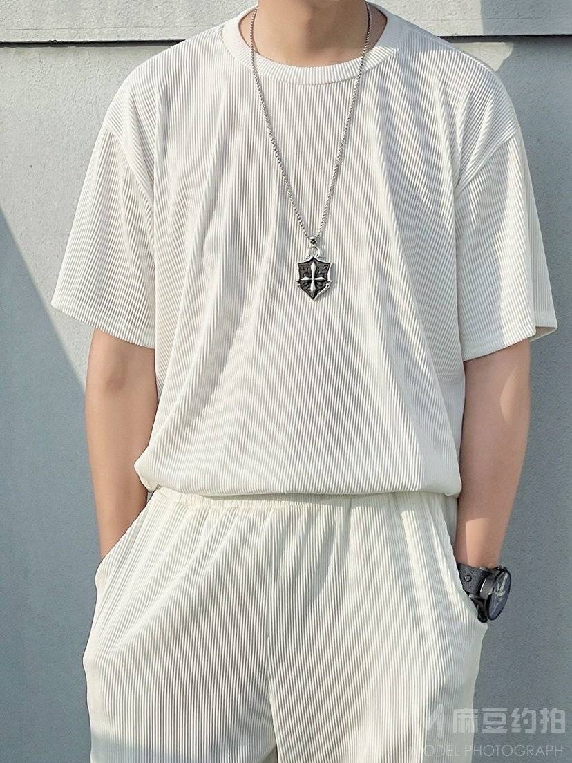 黑白模特