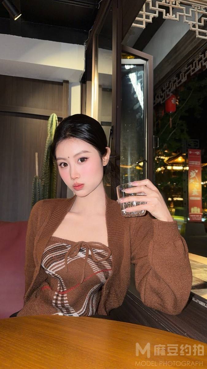 宝丽来模特