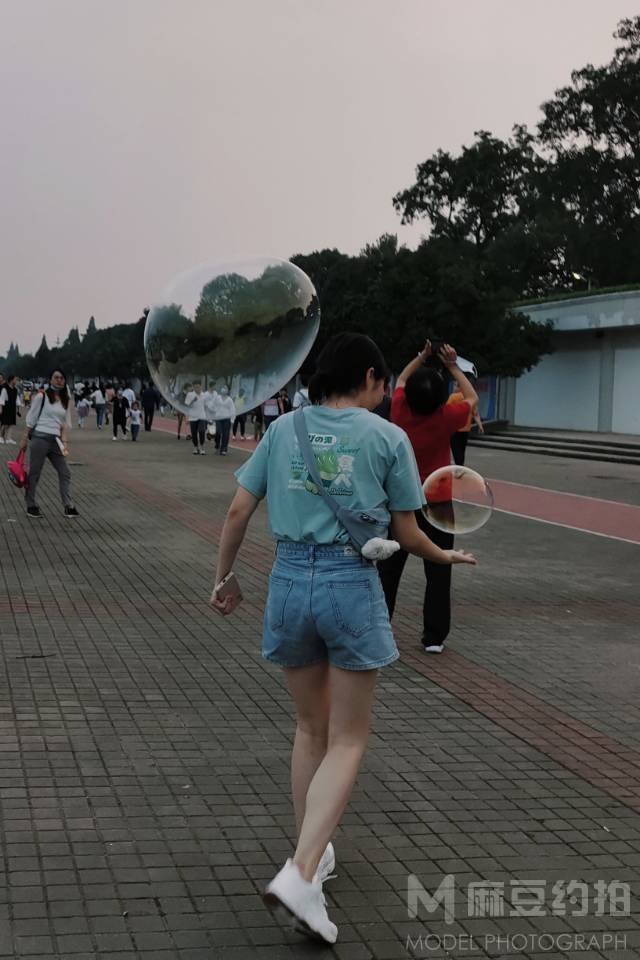 校园模特