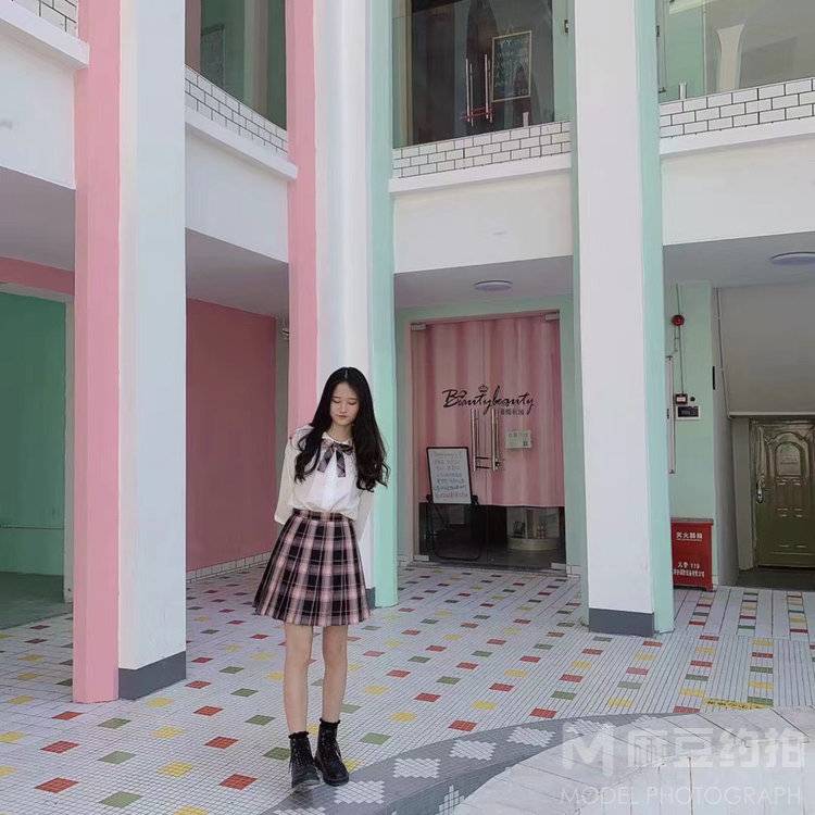 校园模特