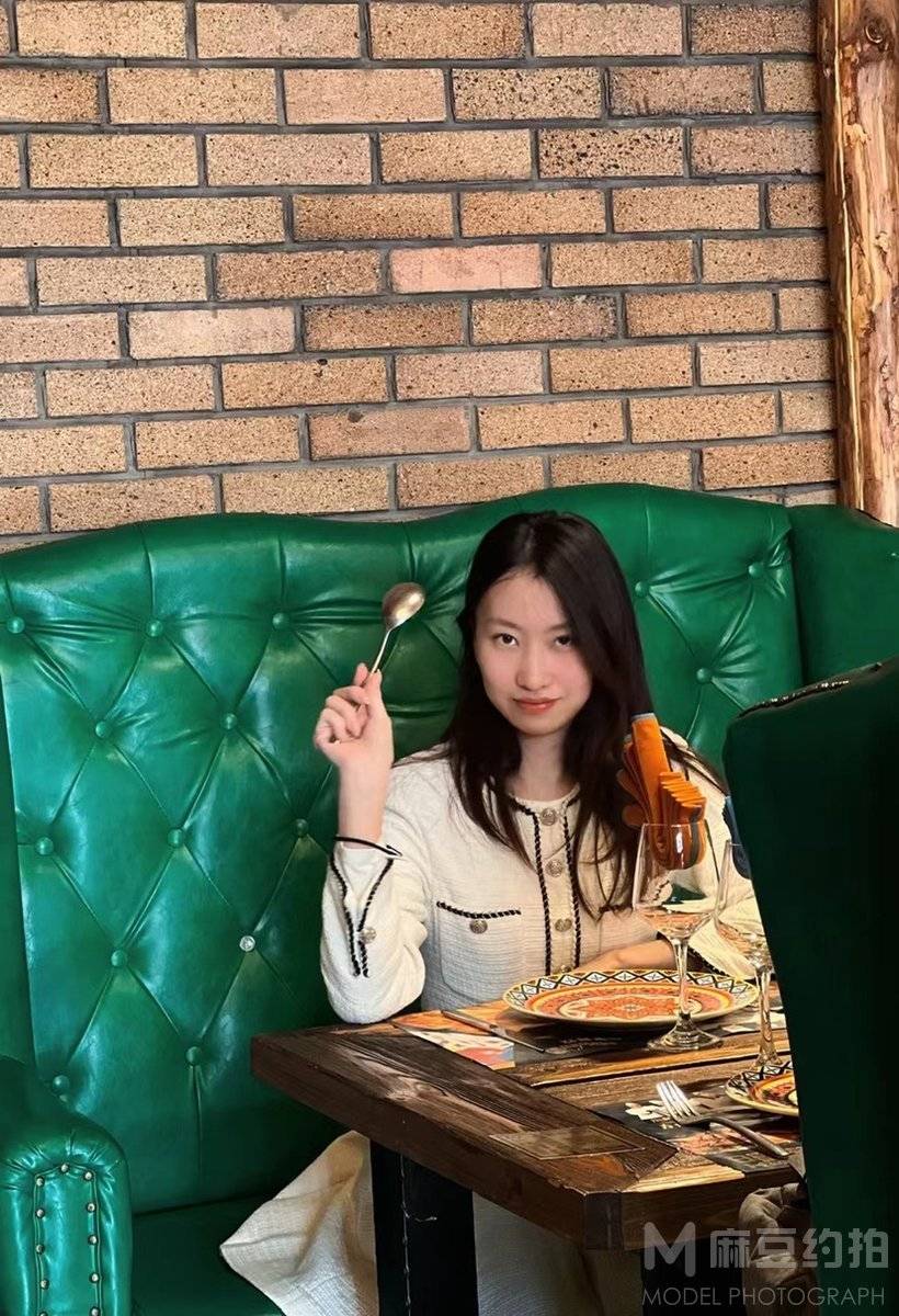黑白模特