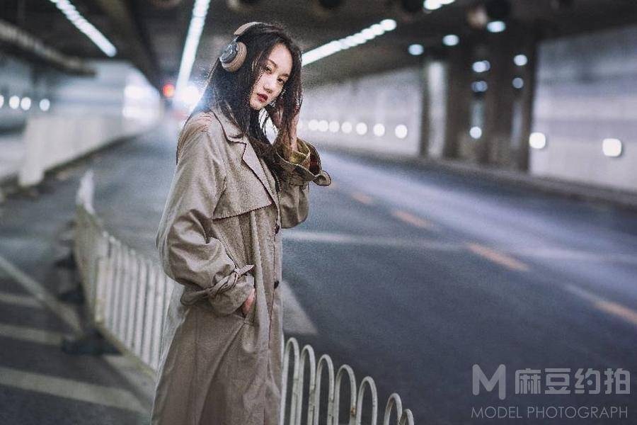 情绪模特