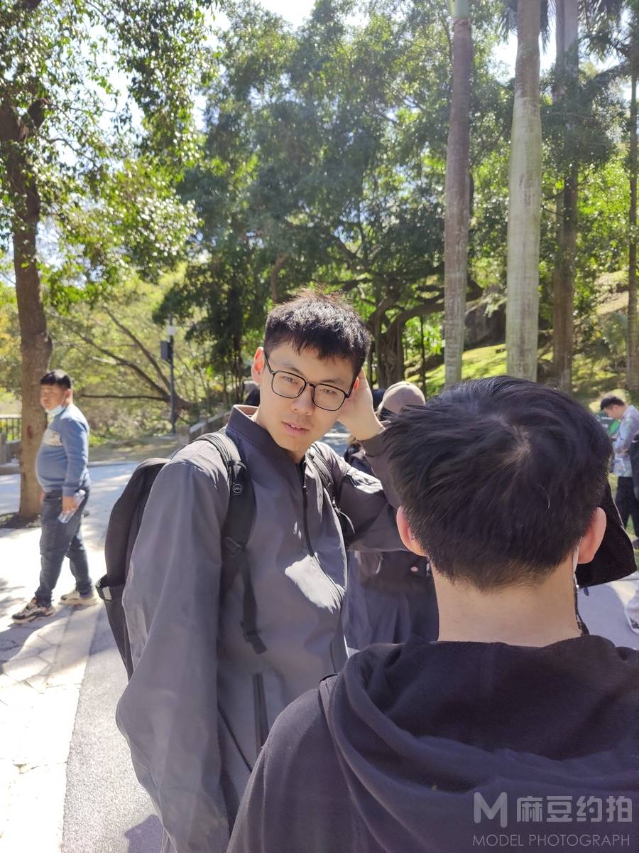 黑白模特