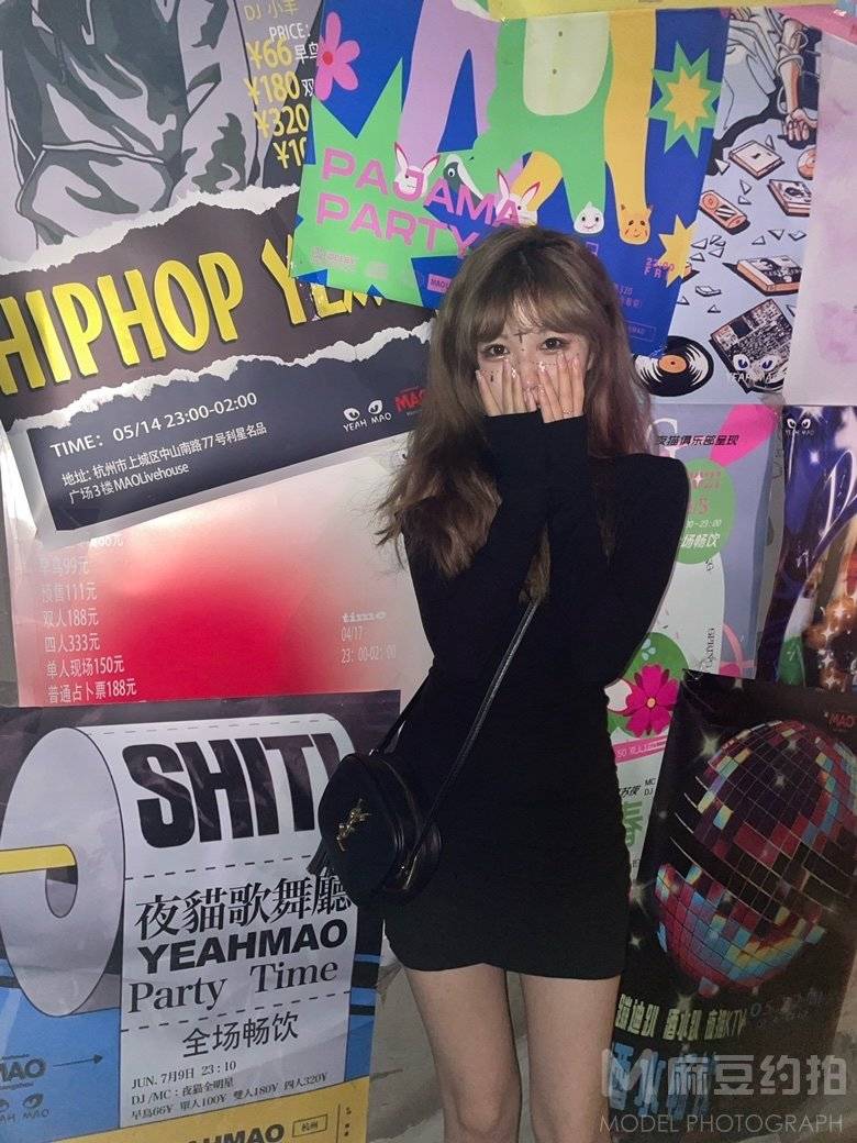 黑白模特