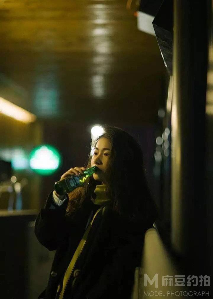 情绪模特